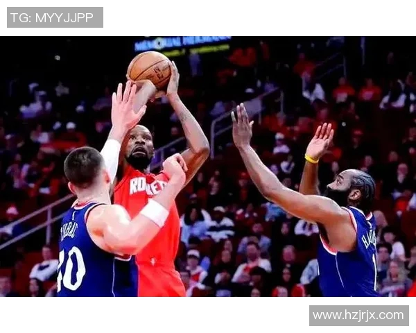 快船与火箭首战激烈对决球迷期待精彩瞬间与战术较量